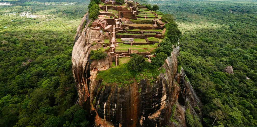 sigiriya sri lanka loomra tours